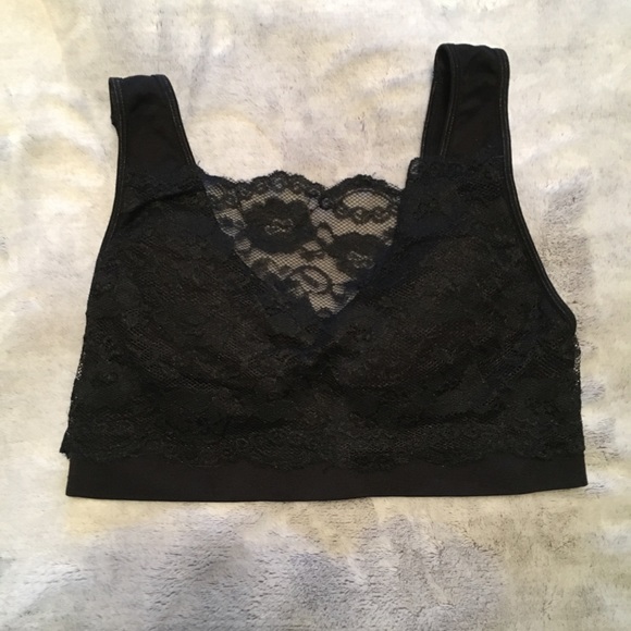 Forever 21 Other - Lace sports bra